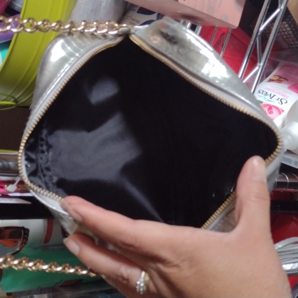 Victoria Secret Silver sling bag - Picture 5 of 7